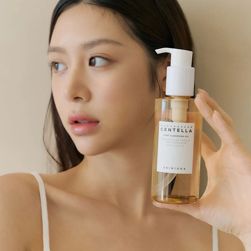 SKIN1004 Madagascar Centella Light Cleansing Oil 200 ml
